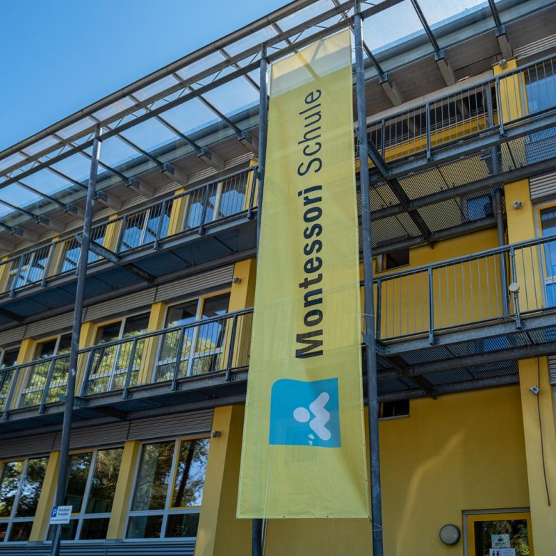 Außenansicht Montessori Mittelschule Lauf